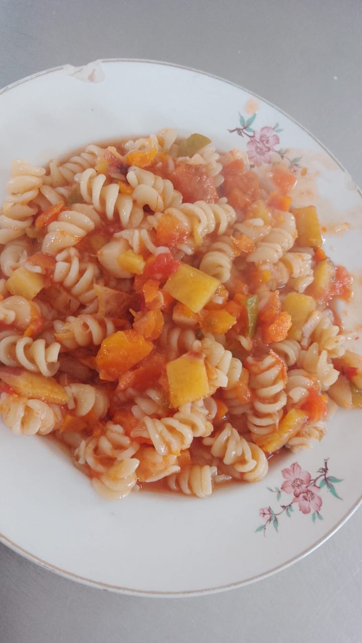 Guiso de fideos con pollo